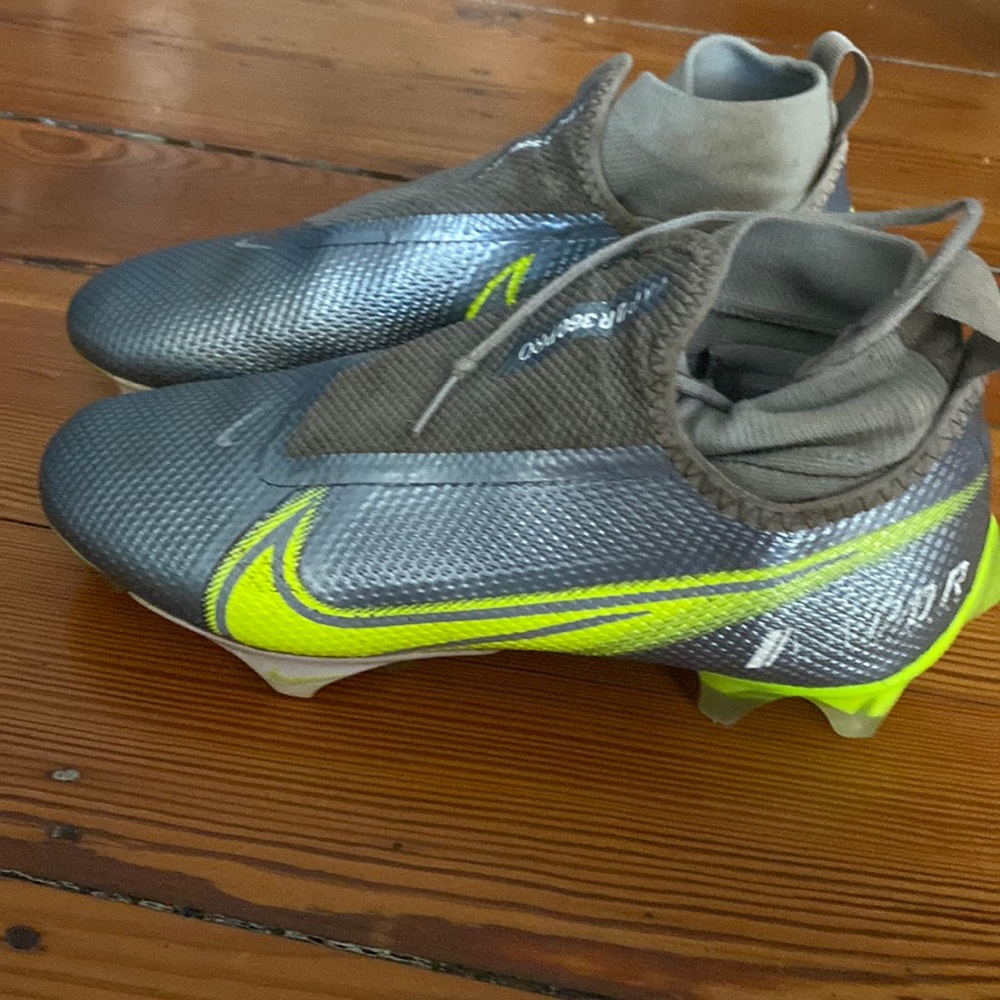 Football cleats